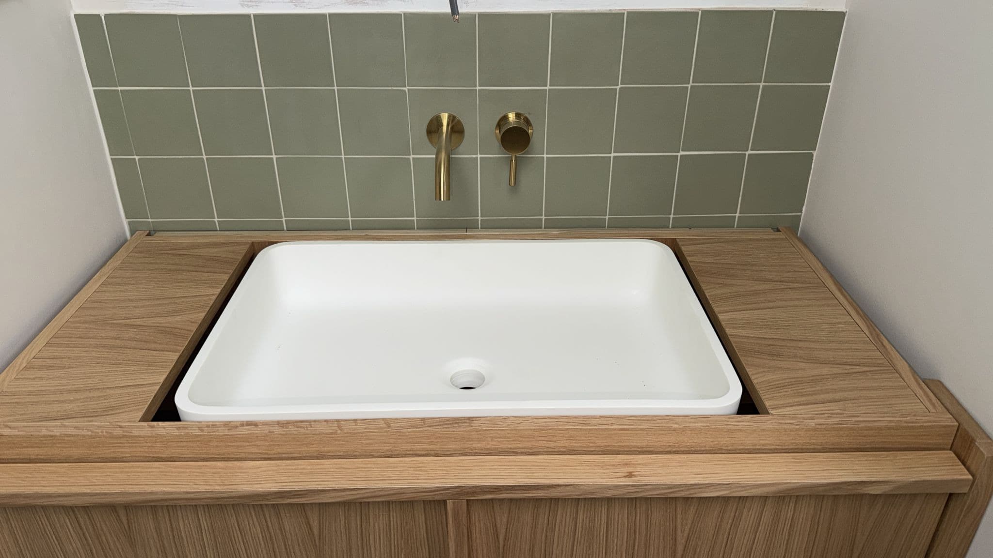 Image of project: Calacata Monet 1035x520x20mm