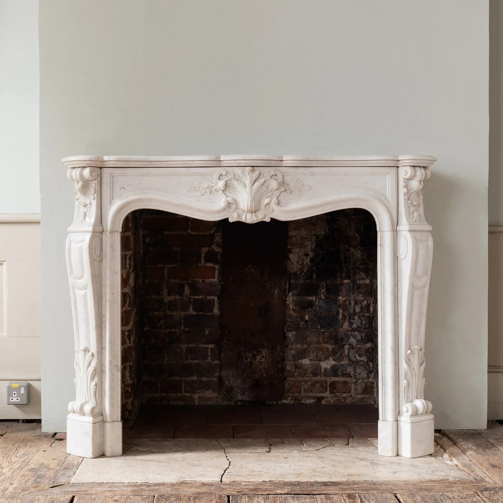 Fire Place Surrounds